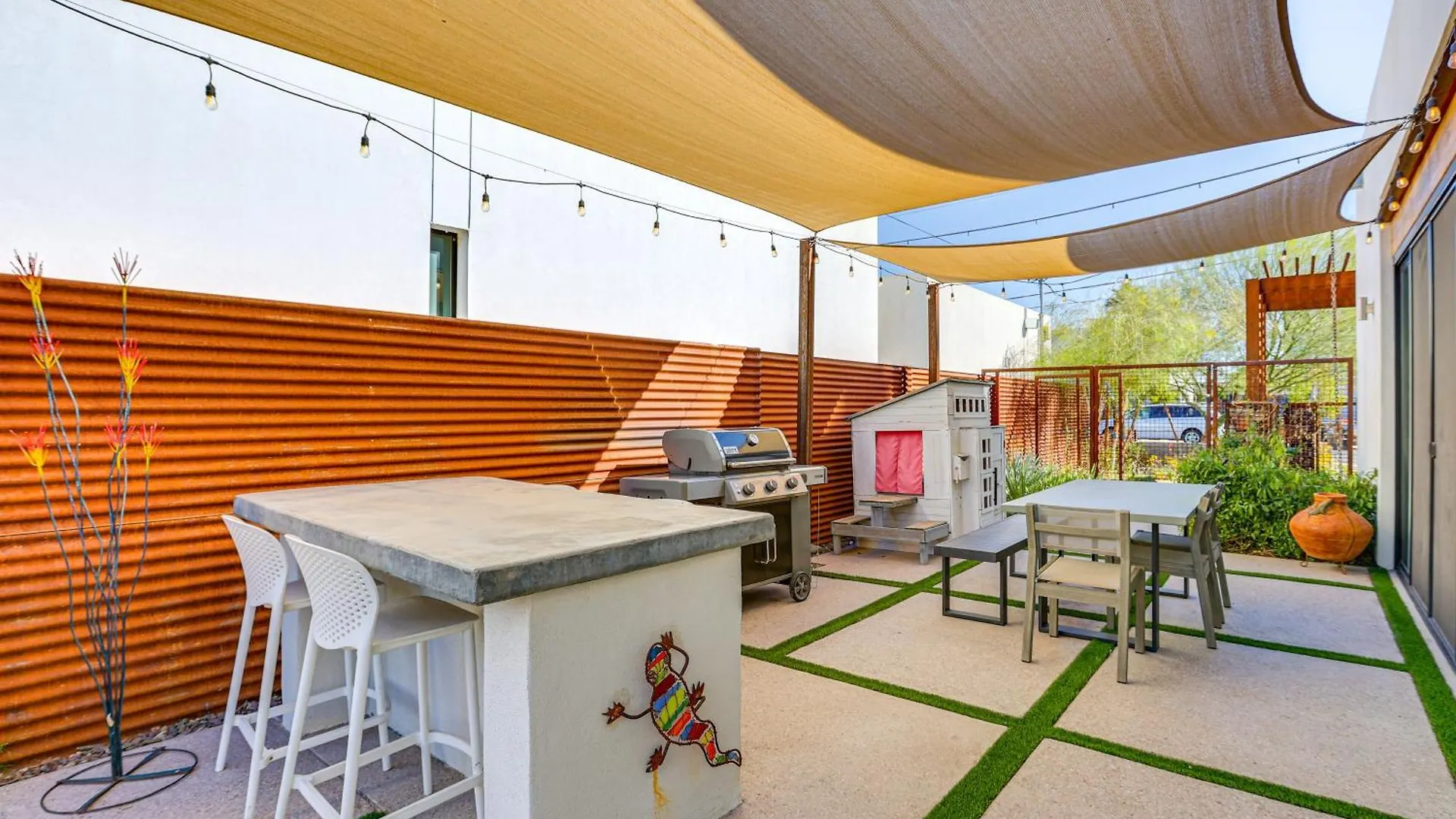 Convenient Phoenix Home With Heated Pool And Grill! USA