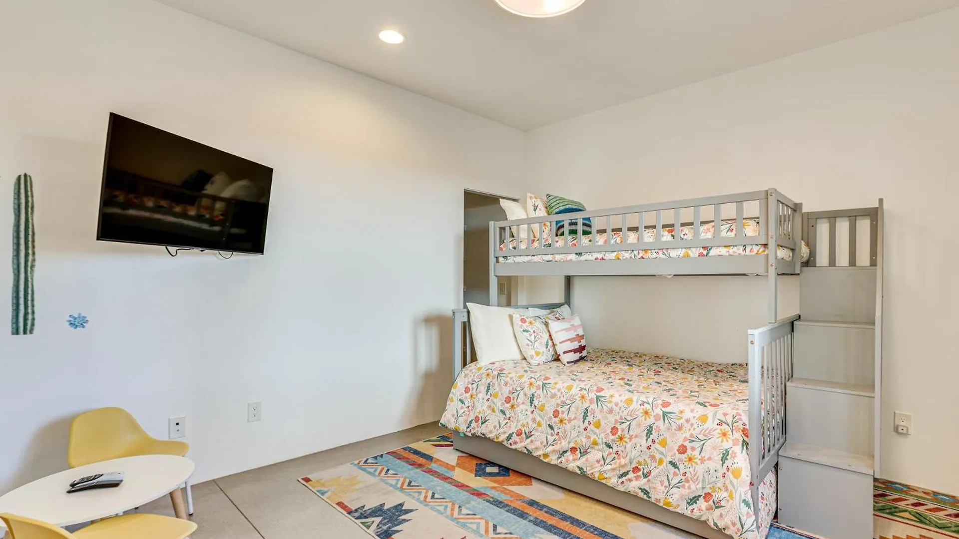 Convenient Phoenix Home With Heated Pool And Grill! Ferienhaus