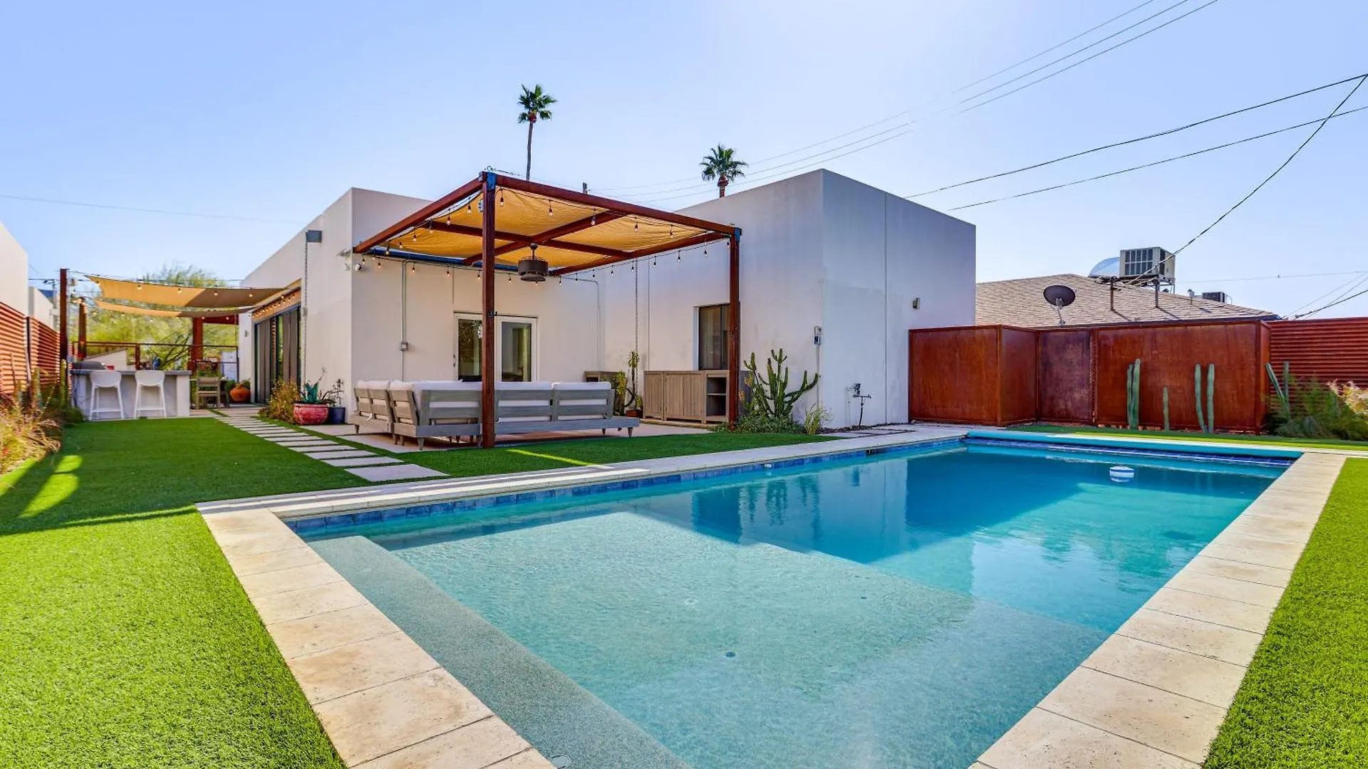 Ferienhaus Convenient Phoenix Home With Heated Pool And Grill!